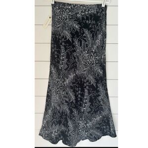 NWT “ANTHROPOLOGIE” SATIN MIDI SKIRT “MAEVE“ BLACK & WHITE Women’s SIZE 4